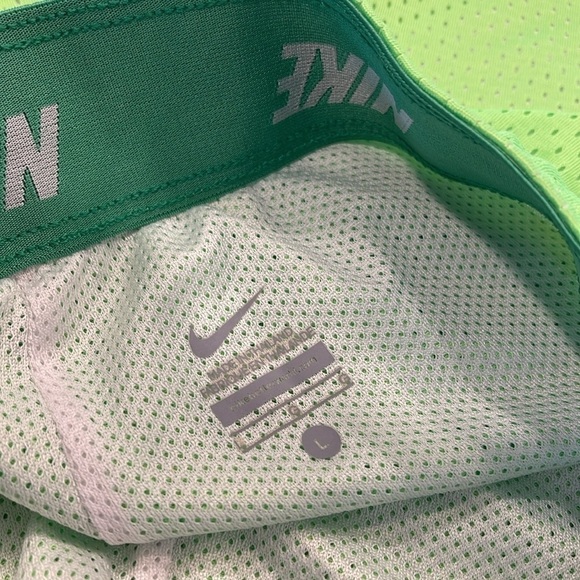 Nike athletic shorts in bright green size youth large - Picture 5 of 7